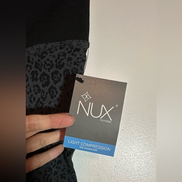 NWT Soulcycle x Nux Black and Gray Leopard Light Compression Crop Leggings Small - Picture 6 of 7